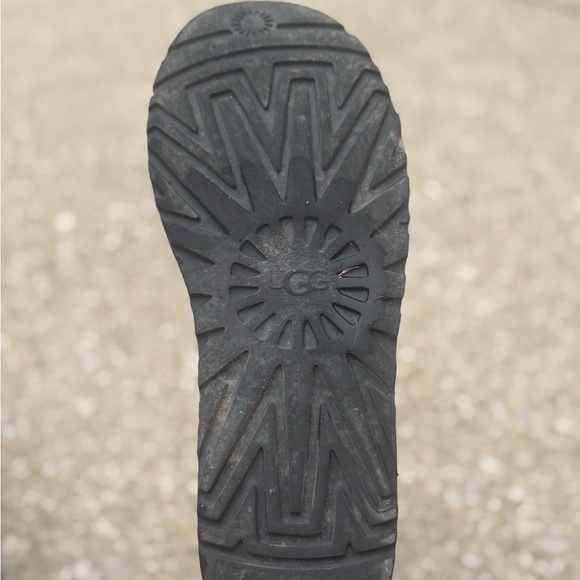 UGG Classic Short Leather Boots Pull On Shearling Lined - Picture 11 of 11